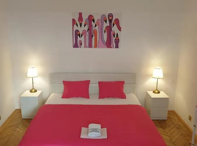 Sunny And Spacious Near Centre Διαμέρισμα *