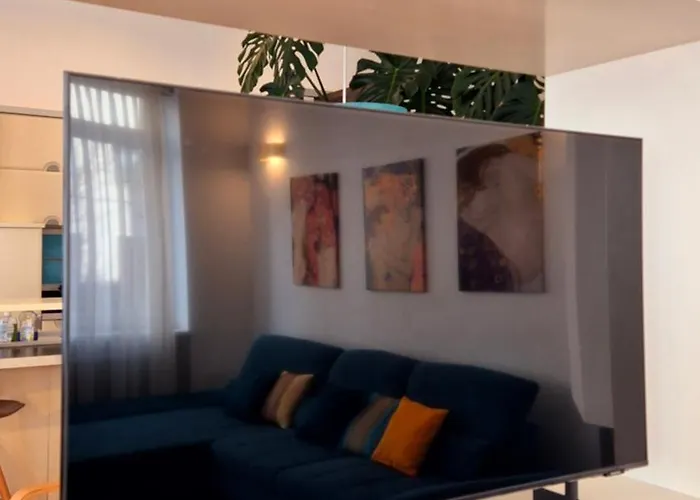 Sunny And Spacious Near Centre Βιέννη